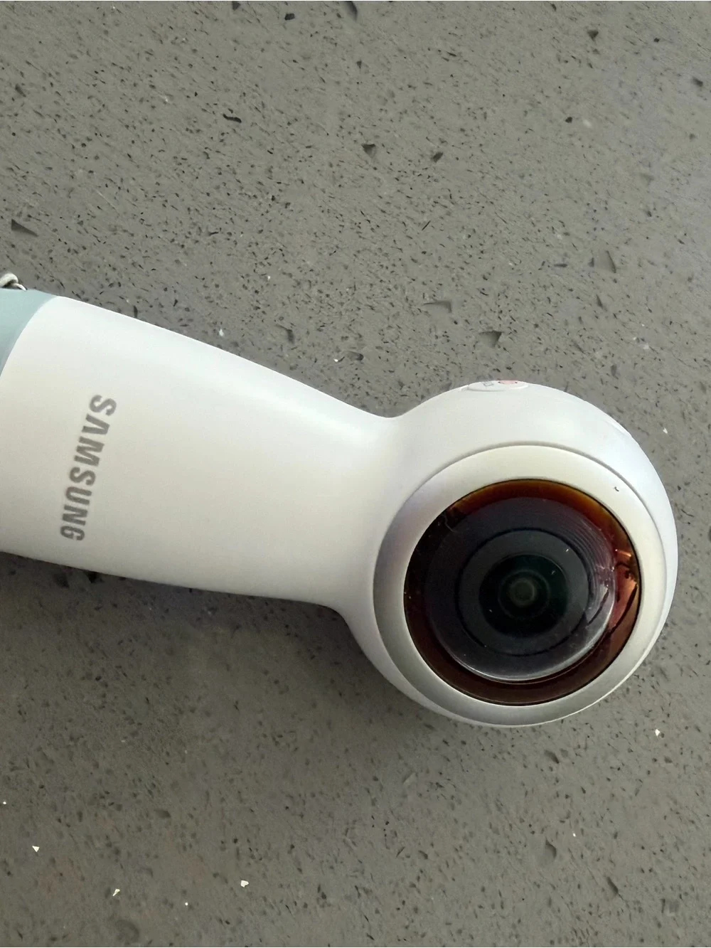 Samsung Gear 360 and MicroSD Adapter